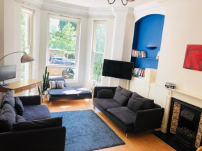 luxury spacious London Apartment on Mattock Lane